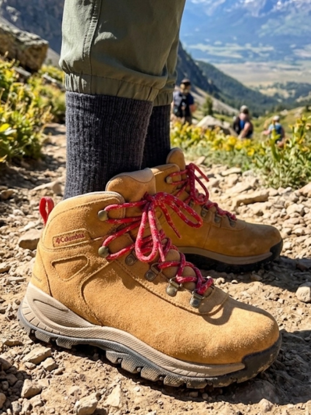 🆕Columbia Yoncalla Women’s  Omni Grip Waterproof Tan Suede Lace Up Hiking Boots